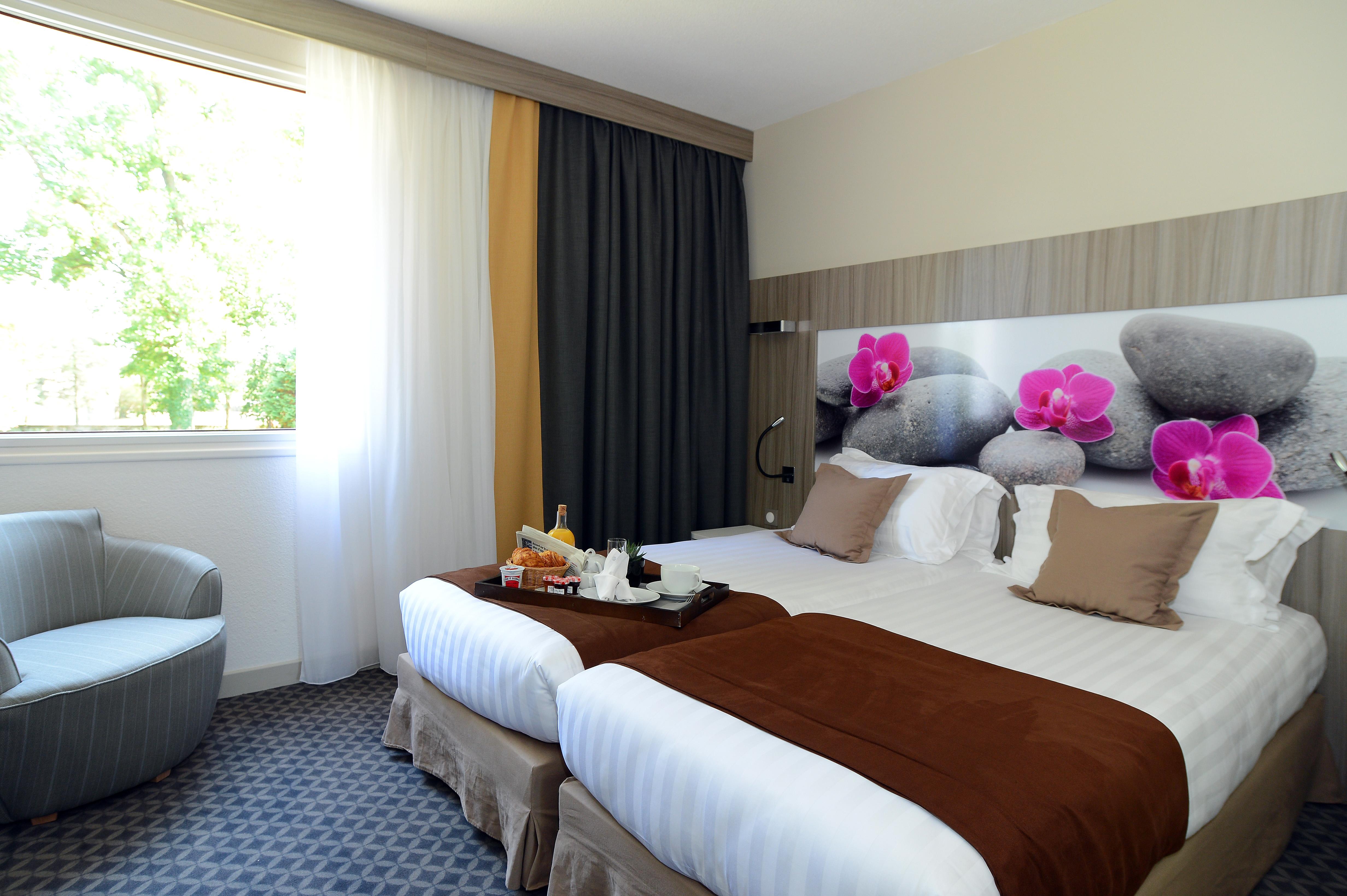 Clos St Eloi, The Originals Relais Thiers Bagian luar foto