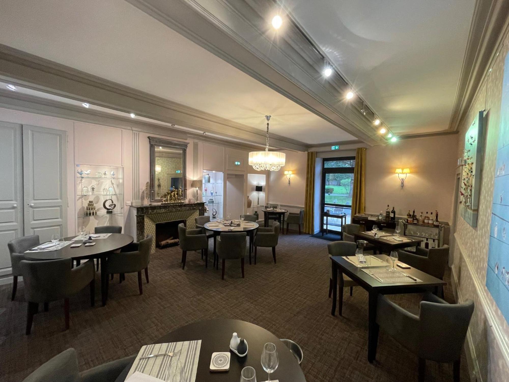 Clos St Eloi, The Originals Relais Thiers Bagian luar foto