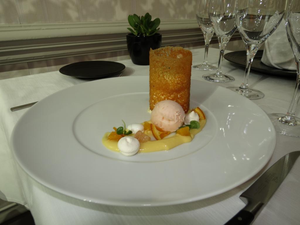 Clos St Eloi, The Originals Relais Thiers Bagian luar foto
