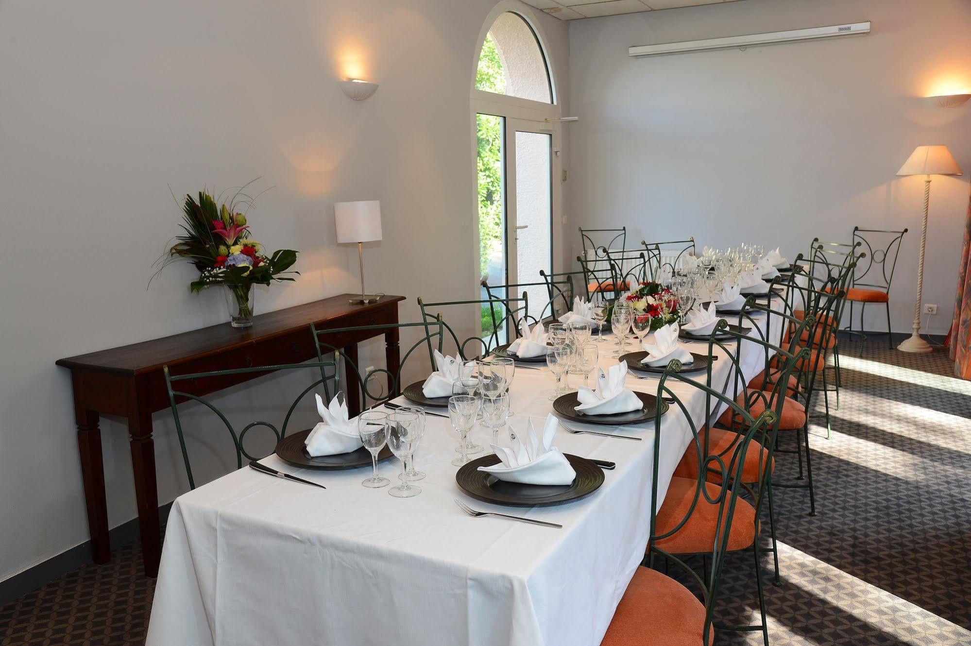Clos St Eloi, The Originals Relais Thiers Bagian luar foto